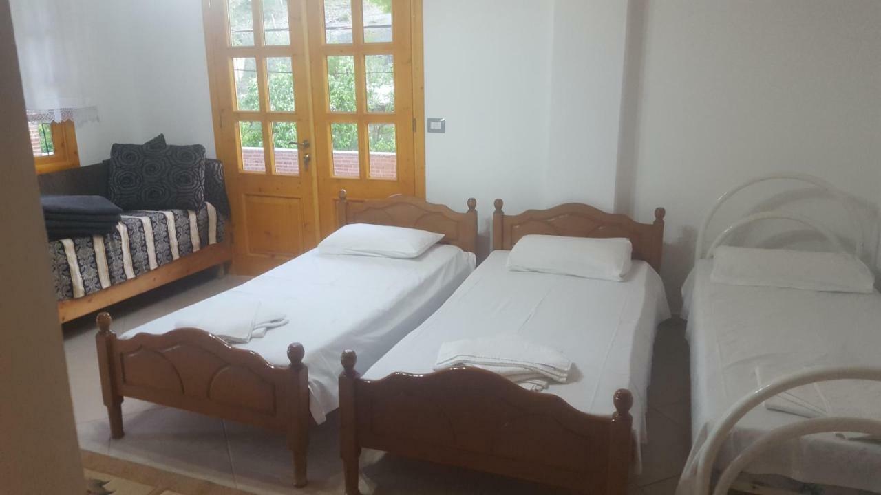 Camping Late Gjirokastër Extérieur photo